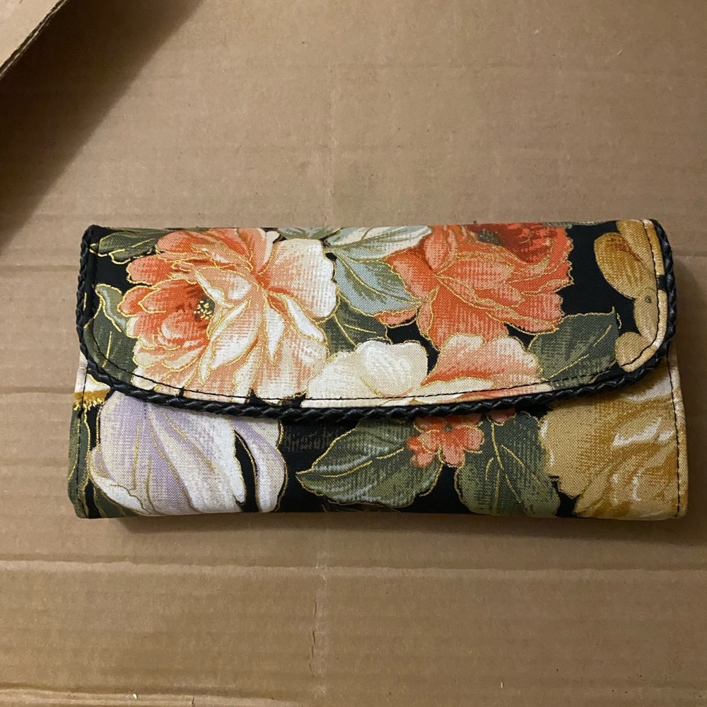 Avon Black and Floral Women's Wallet